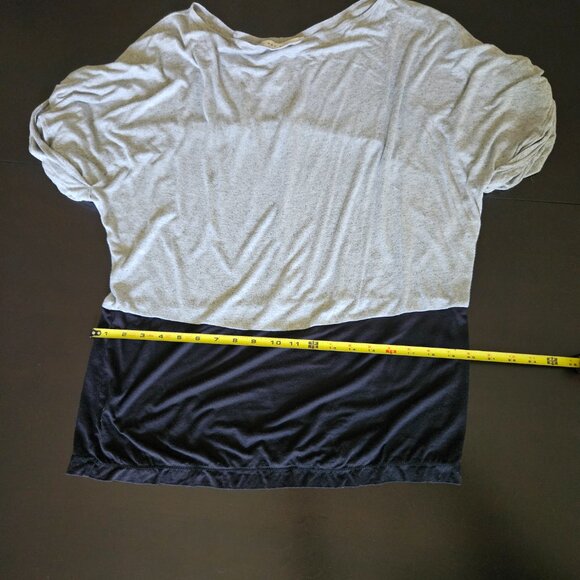 3/$25 Dolman sleeve top - Picture 9 of 12